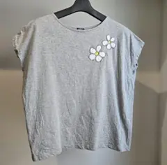 【美品】miffy's closet グレー 半袖Tシャツ 花刺繍のサムネイル