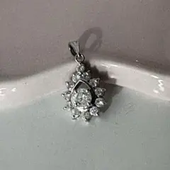 美品 Pt900 綺麗なダイヤモンドペンダントトップ 0.566ct - メルカリ