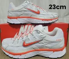 W Nike P6000 ナイキ スニーカーホワイト/オレンジ