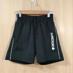 DESCENTE 黒 ショートパンツ　M