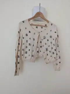 アルファベット柄 アンゴラ入りカーディガン