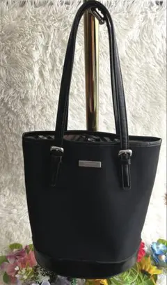 BURBERRY バーバリー　ノバチェック　バケツ型バケトートバッグ　本革　黒