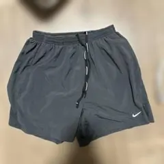 Nike ブラックショートパンツ
