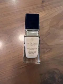 クレドポーボーテタンフリュイドエクラナチュレル（オークル00）