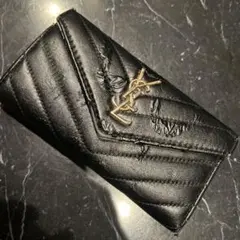 YSL ブラックキルティング長財布