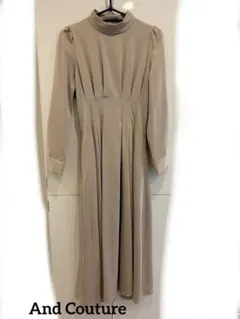 And Couture ウエストタックワンピースベージュ クロップドニット