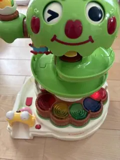 【美品】コンビ　おもちゃ　光るコロコロの木　知育玩具 ボール転がし　Combiのサムネイル