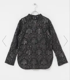 MAISON HOTEL 総柄シアーブラウス・ブラック・M・美品 - メルカリ
