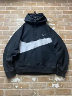 NIKE ナイキ　パーカー　刺繍　ワンポイント　スウォッシュ　黒　オーバーサイズ