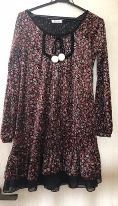 最終値下げ！バイバイ長袖小花柄ワンピース