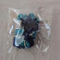 新品未使用 花柄デザイン シュシュ 青系