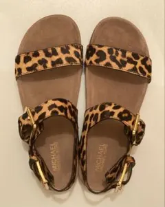 【新品】MICHAEL KORS ヒョウ柄　サンダルのサムネイル