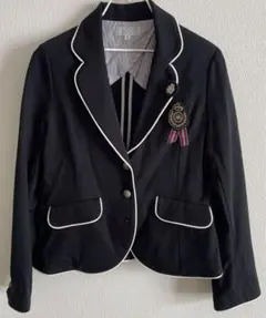 KUMIKYOKU  PURETE　黒いブレザー エンブレム付き