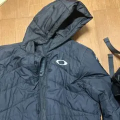 Oakley フード付きダウンジャケット 黒