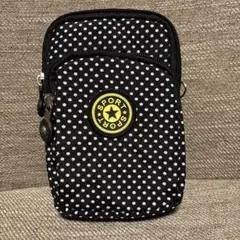 スポーティーな水玉ポーチ