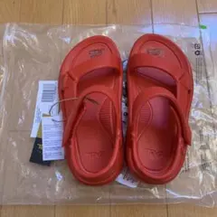 新品未使用テバtevaサンダルサイズ19センチ