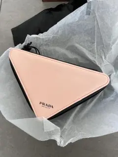 新品　PRADA ビューティー　三角形ポーチ ピンク ブラック