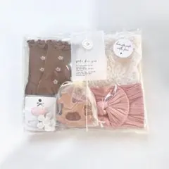 ベビー ギフトセット プチギフト 女の子 出産祝い スタイ ハンドメイド 刺繍