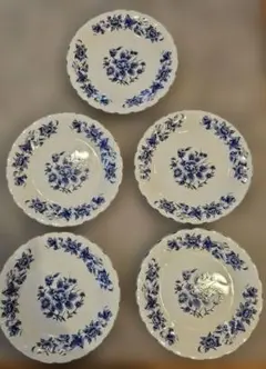 青い花柄の陶器製皿4枚セット