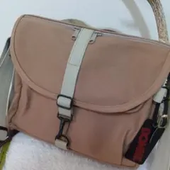 Item thumbnail for item 4cd7260b-c2d6-40a8-826d-90b6a7843fb2