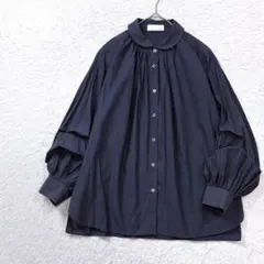極美品 完売品 北欧、暮らしの道具店 技ありフリルのデニムブラウス