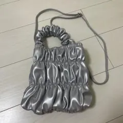 LOWRYSFARM シルバー ギャザー ショルダーバッグ