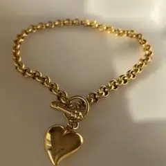 ハート型ペンダント付きネックレス