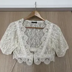 【MAITRESSE】レース ボレロ カーディガン アイボリー　極美品　9号のサムネイル