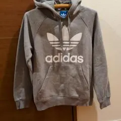 adidas グレー フード付きパーカー Mサイズ