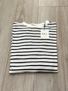 【メルカリ市期間限定】新品タグ付き！GRL ❤︎ ボーダー柄ルーズトップスのサムネイル