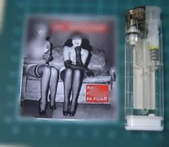 ベティペイジ　ザ・イノセント　大判ステッカー