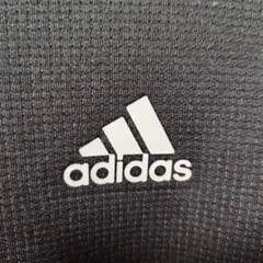 adidas ブラック ポロシャツ ストライプ付き