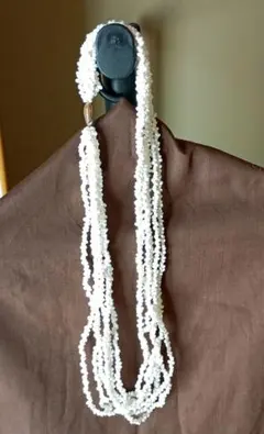 ６連ホワイトシェルレイ　貝殻の多層フラダンスレイ