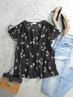 アーバンリサーチ ドアーズ フラワープリント Vネック プルオーバー ブラウス