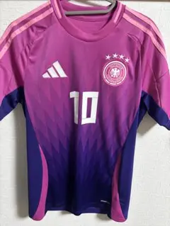 Item thumbnail for item fe1122a9-f6d5-4210-b7e7-90ccdadec8d2