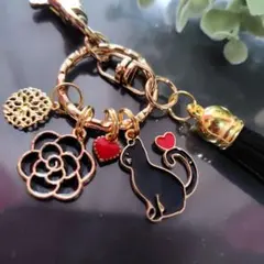 ※新品✦黒にゃんこハート✦Handmadeキーホルダー♪