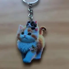 新品未使用の可愛い猫のイラスト付きアクリルキーホルダー