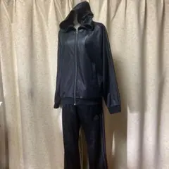 美品アディダス上と下セットサイズM/L