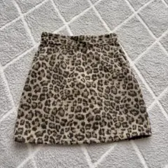 ヒョウ柄ミニスカート
