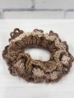 シュシュ ヘアアクセサリー かぎ編み 毛糸 ハンドメイド 編み物