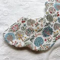ご予約受付中◯ハンドメイド◯ふんわり♡わたあめスタイ　garden 890 💐＊＊＊ ハミングフレア 「BLOOMING LAUNDRY 」🌼 石原さとみさん スタイ・よだれかけ