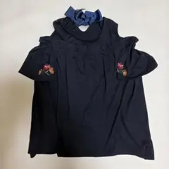 オフショルダーTシャツ✨黒✨袖の花柄刺繍が可愛い✨後ろリボン付き 大きめサイズ