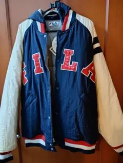 難あり 袖が黄色く変色 FILA フード付きダウンジャケット ネイビー/クリーム