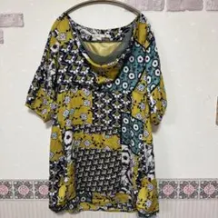 アズノゥアズドゥバズ　フラワープリント マルチカラーチュニック 半袖