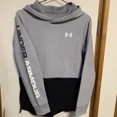 アンダーアーマー　薄手パーカー
