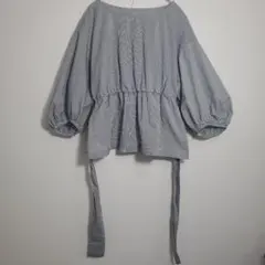 ストライプ バルーンスリーブ ブラウス サイズL　セルフタイ（ボウタイ）付き