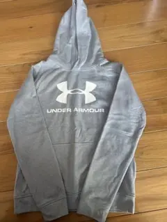 UNDER ARMOUR グレー パーカー フード付き　160cm