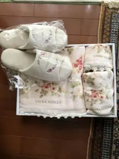 LAURA ASHLEY タオル スリッパ セットのサムネイル