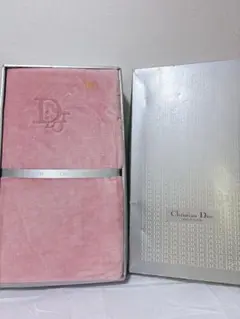 Christian Dior ピンクフリースカバー