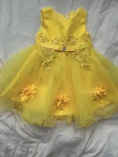 黄色のベビードレス 花モチーフ